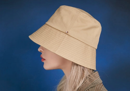 VARZAR(バザール) Rose gold rivet bucket hat beige