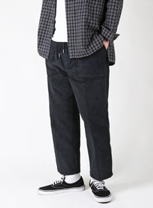 KND(ケイエンド) WIDE CORDUROY BLACK CROP BAND PANTS