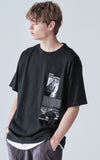 KND(ケイエンド) DUST TSPT GRAPHIC T-SHIRT BLACK