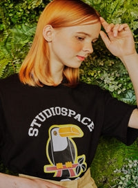 AQO_studiospace(アコスタジオスペース)  AQO PARROT T SHIRT BLACK