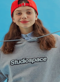 AQO_studiospace(アコスタジオスペース) AQO HOODIE WITH LOGO GREY