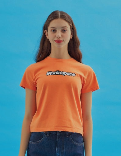 AQO_studiospace(アコスタジオスペース)  AQO CROP WITH LOGO LIGHT ORANGE