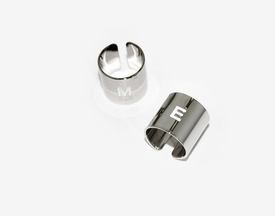 MONDAY EDITION(マンデイエディション)  M.E Silver Initial Pipe Ring