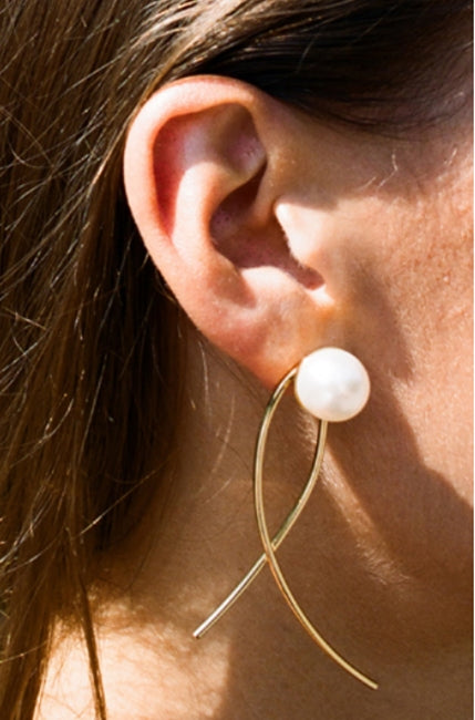 MONDAY EDITION(マンデイエディション) Big Pearl Wire Earrings