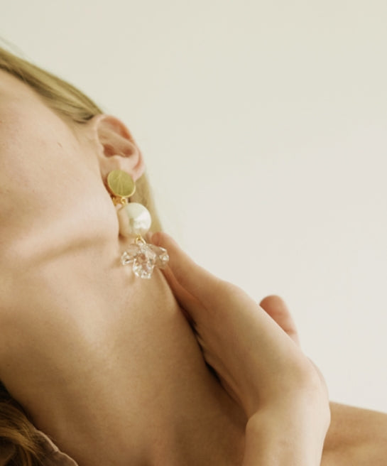 MONDAY EDITION(マンデイエディション) Crystal Flower And Pearl Earrings