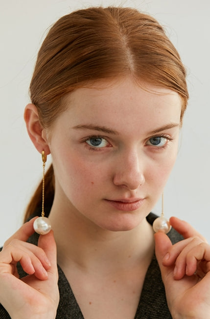 MONDAY EDITION(マンデイエディション)   Big Pearl Drop Earrings