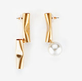 MONDAY EDITION(マンデイエディション) Crushed Pipe Pearl Earrings