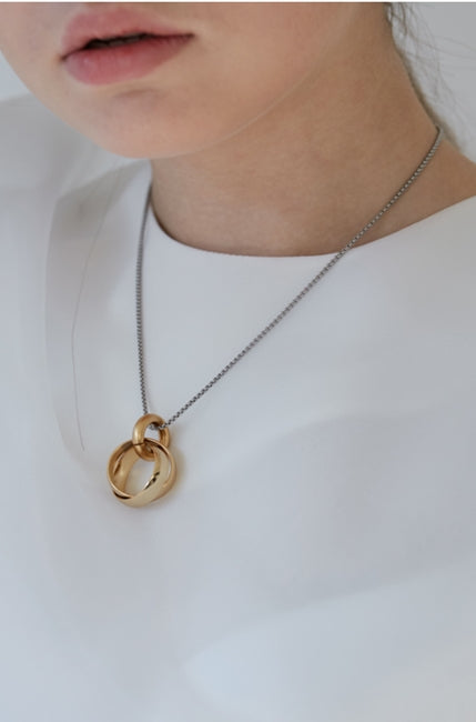 MONDAY EDITION(マンデイエディション) Mobius Ring Pendant Necklace