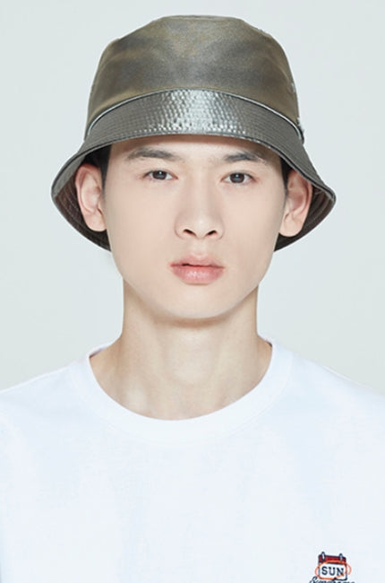 ロマンティッククラウン(ROMANTIC CROWN) LAUREL LOGO BUCKET HAT_KHAKI