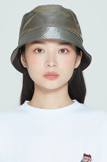 ロマンティッククラウン(ROMANTIC CROWN) LAUREL LOGO BUCKET HAT_KHAKI