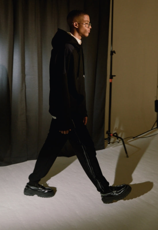 ORDINARY PEOPLE(オーディナリーピープル) DESTROYED SIDE BAND POINT BLACK SWEATPANTS