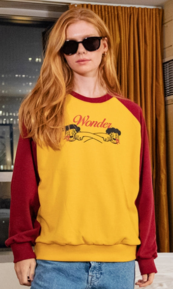 원더 비지터(WONDER VISITOR) 2020 시그니처 스웨트 셔츠 [Mustard / Red]