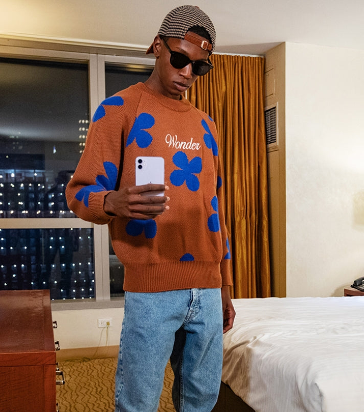 ワンダービジター(WONDER VISITOR)   Flower pattern Jacquard Knit [Brown]