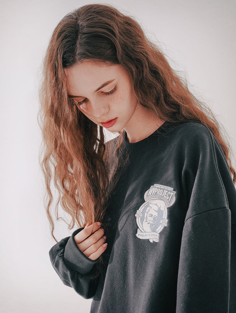 ダブルユーブイプロジェクト(WV PROJECT) Baker Emblem Sweatshirt Black JJMT7409