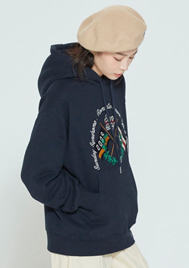 ロマンティッククラウン(ROMANTIC CROWN) SUNDAY SYNDROME FLAG HOODIE_NAVY
