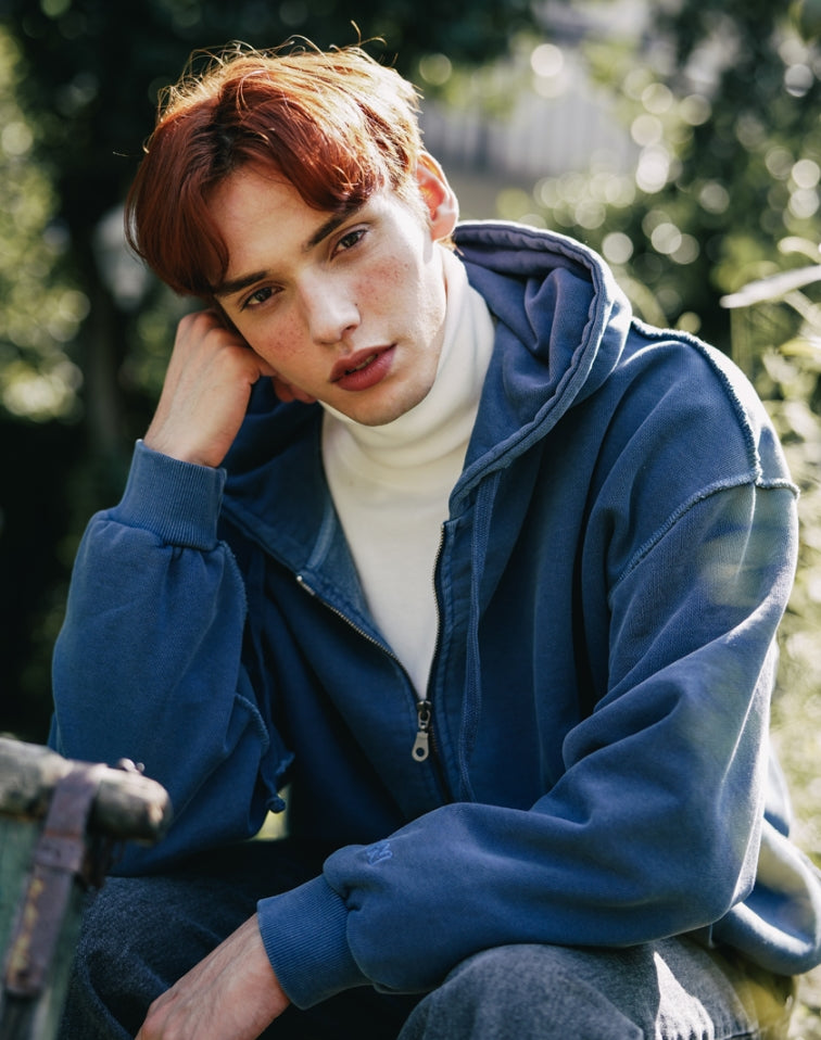 ダブルユーブイプロジェクト(WV PROJECT)  Dust Pigment Hood Zip-up Navy MJOT7437