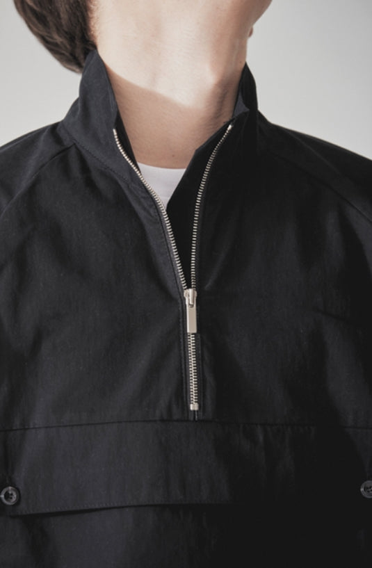 KND(ケイエンド) PEACH SKIN UTILITY POCKET ANORAK BK