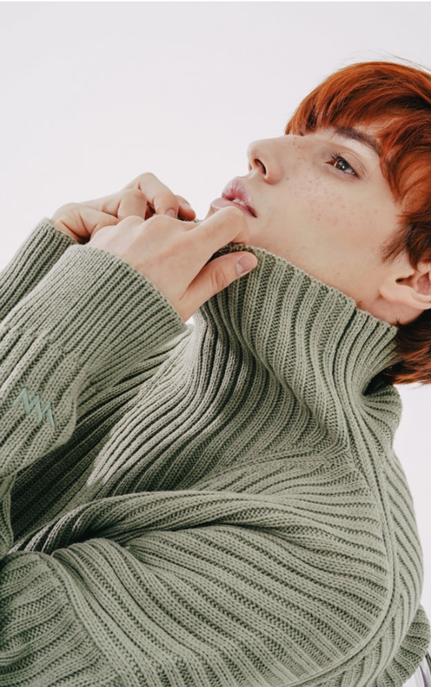 ダブルユーブイプロジェクト(WV PROJECT)  Peanut Butter Turtleneck Knit Light Khaki CJKN7434