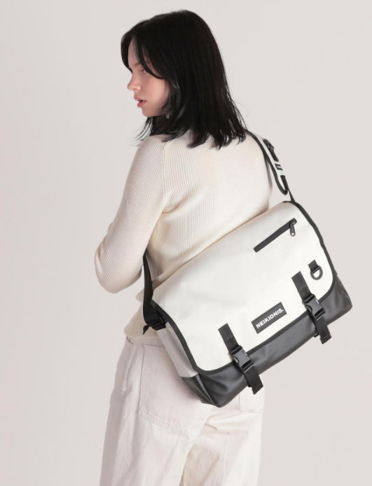 ネイキドニス(NEIKIDNIS)  ICON MESSENGER BAG / IVORY