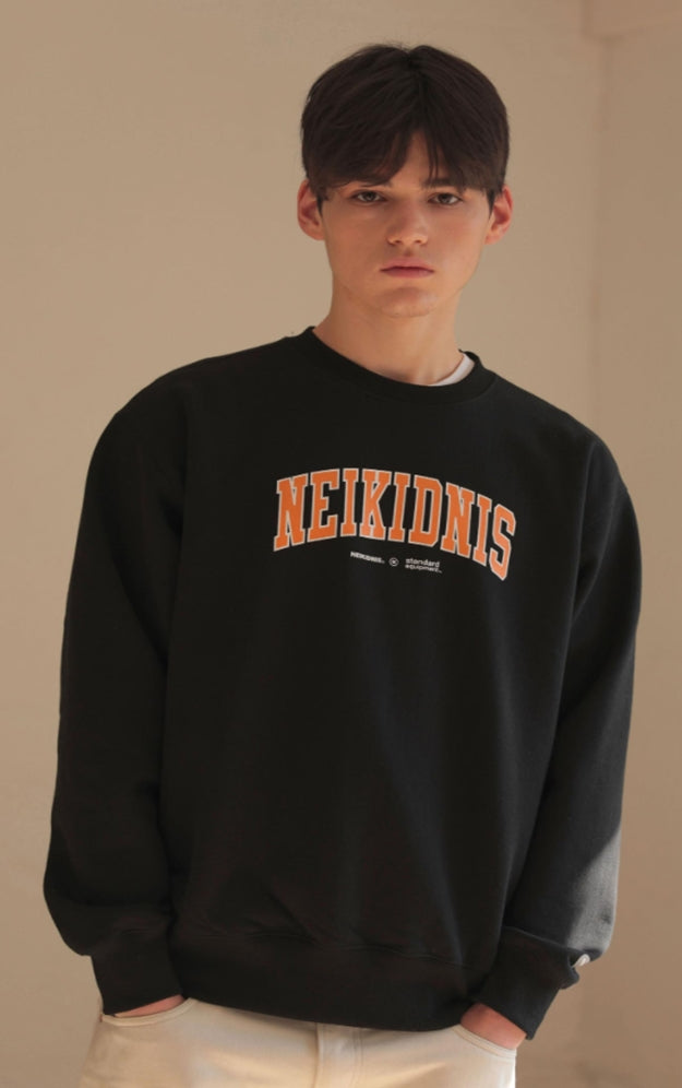 ネイキドニス(NEIKIDNIS) CURVED LOGO SWEAT SHIRT / BLACK