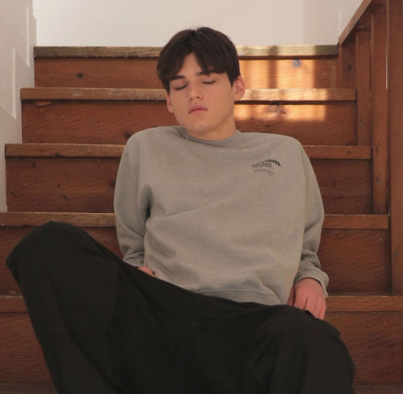 ネイキドニス(NEIKIDNIS)  SPEC LOGO SWEAT SHIRT / GRAY