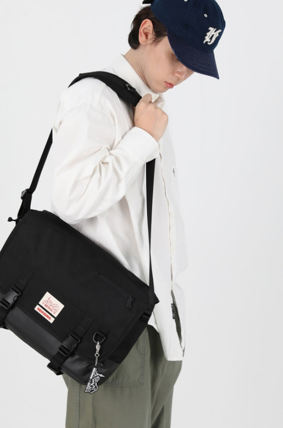 ネイキドニス(NEIKIDNIS)  [NEIKIDNIS X SEOUL] MESSENGER BAG