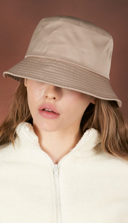 VARZAR(バザール) Poly bucket hat beige