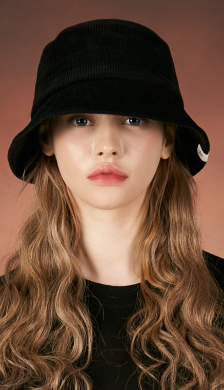 VARZAR(バザール) Corduroy label bucket hat black