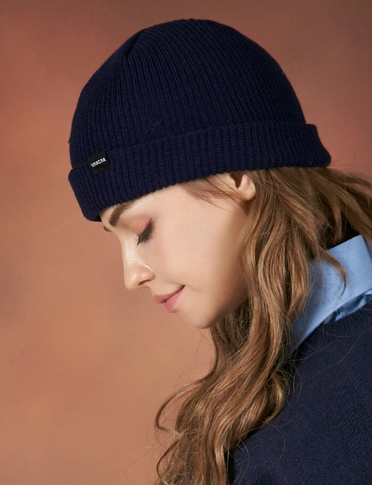 VARZAR(バザール) Minimalist label beanie navy