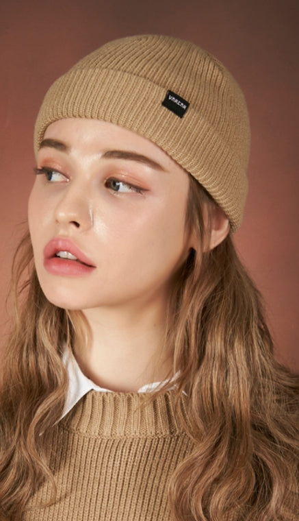 VARZAR(バザール) Minimalist label beanie beige