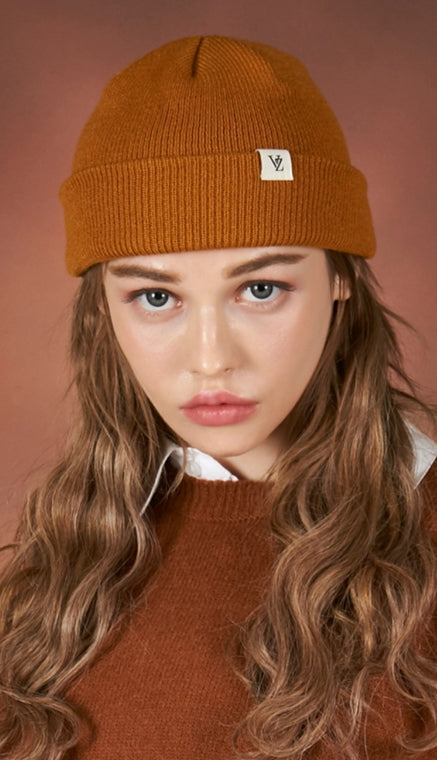 VARZAR(バザール) Monogram label beanie mustard