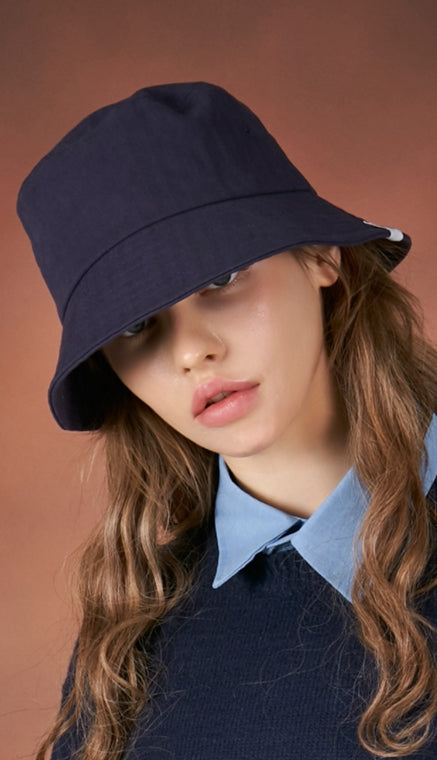 VARZAR(バザール) Herringbone label bucket hat navy