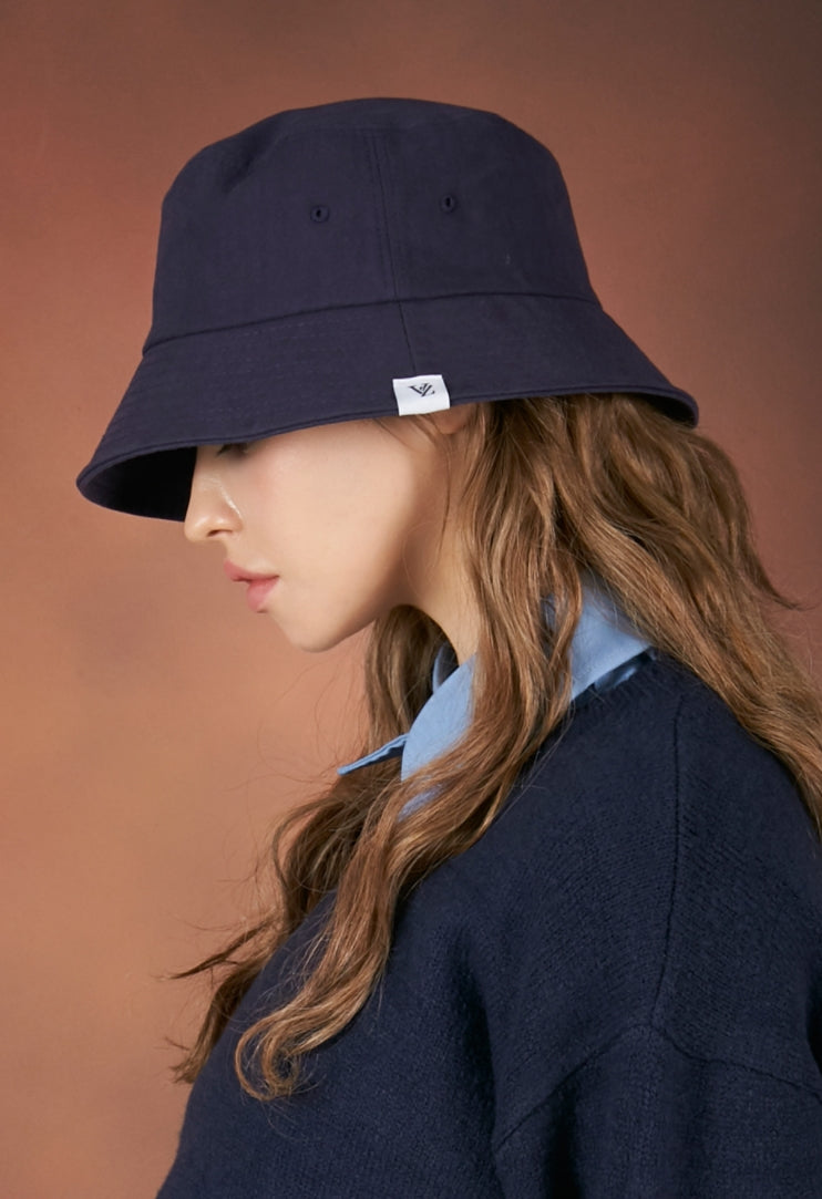 VARZAR(バザール) Herringbone label bucket hat navy