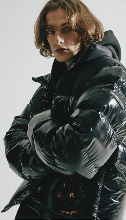 ORDINARY PEOPLE(オーディナリーピープル)  HIGH GLOSS BLACK DUCK DOWN REVERSIBLE PADDING