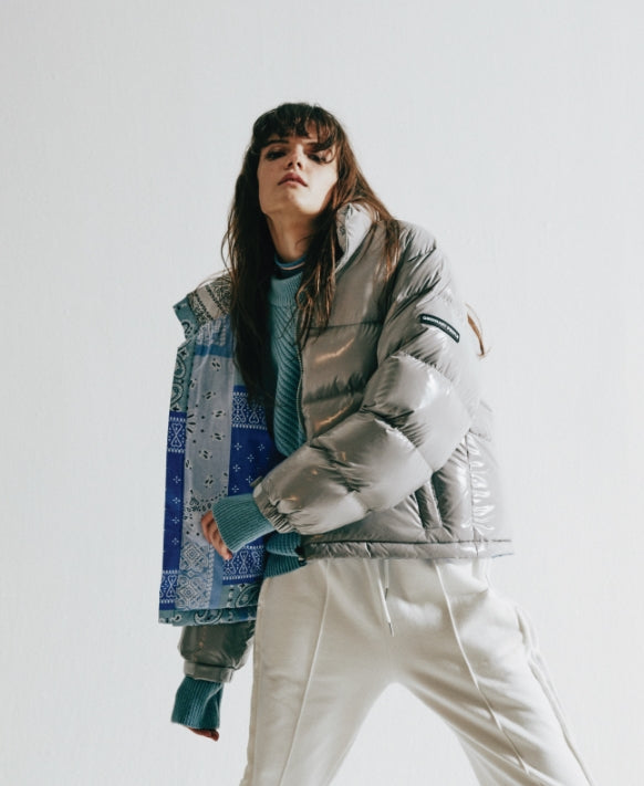 ORDINARY PEOPLE(オーディナリーピープル)  HIGH GLOSS GREY DUCK DOWN REVERSIBLE PADDING