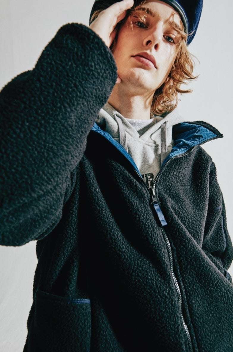 ORDINARY PEOPLE(オーディナリーピープル)  BLUE STITCH POINT BLACK REVERSIBLE FLEECE JACKET