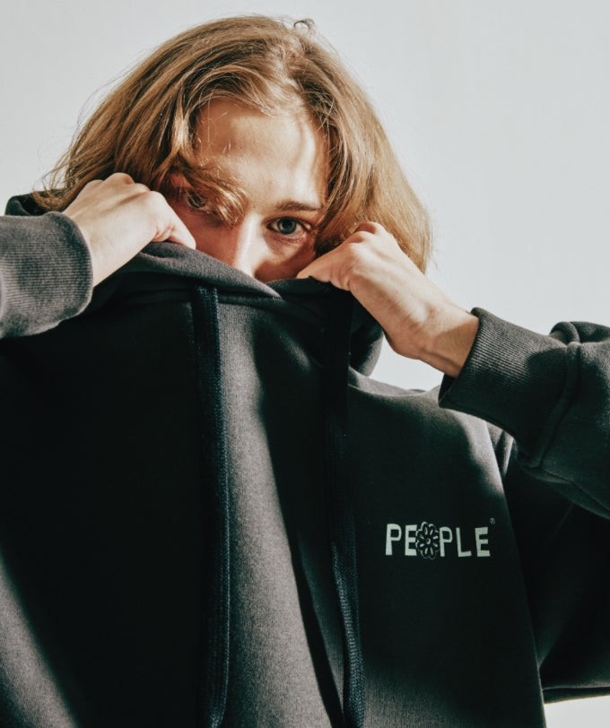 ORDINARY PEOPLE(オーディナリーピープル)   ORDINARY SIGNATURE CHARCOAL HOODIE