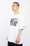 アジョバイアジョ（AJOBYAJO) Slogan T-shirt [White]