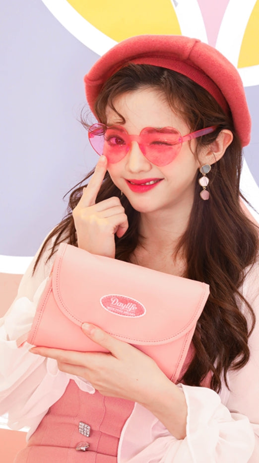 デイライフ(Daylife)  DAYLIFE BIG MACAROON POUCH (PINK)