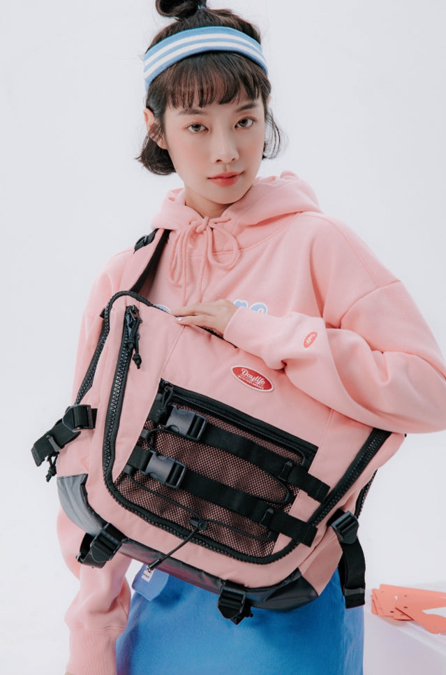 デイライフ(Daylife)  Daylife Signal Messenger Bag (PINK)