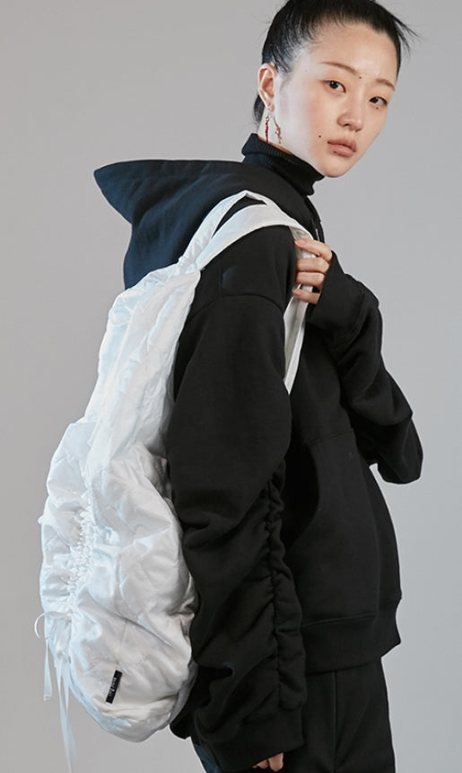 nache(ナチェ) GLOSSY QUILTING BAG