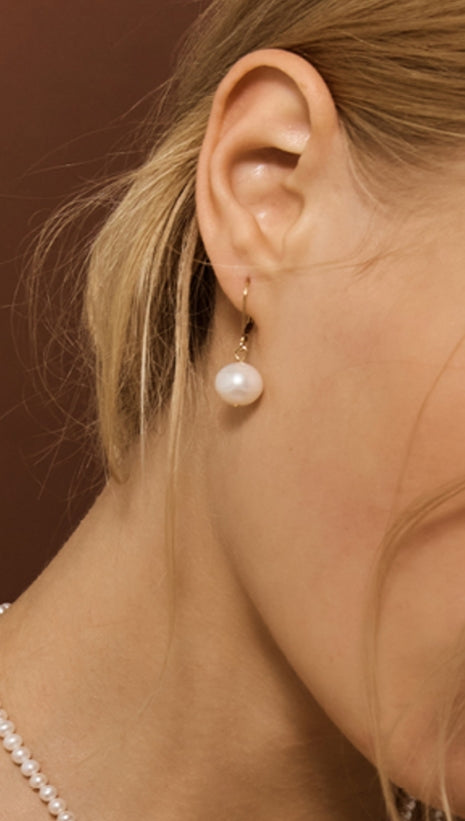 MONDAY EDITION(マンデイエディション)  The Drop Pearl Earrings