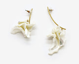 MONDAY EDITION(マンデイエディション) Lilium Bundle Unbalance Earrings