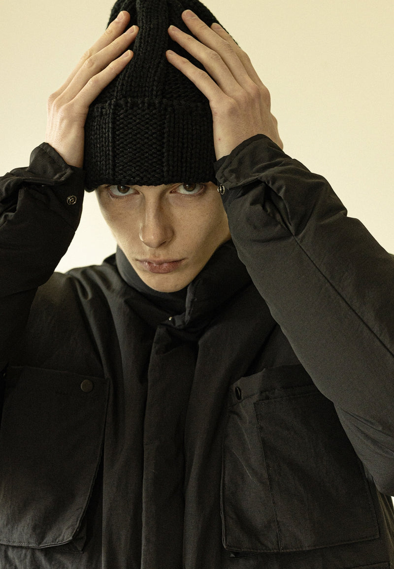 マスノウン(MASSNOUN)    SMILE RIVET LABEL BENIE MWZAC002-BK