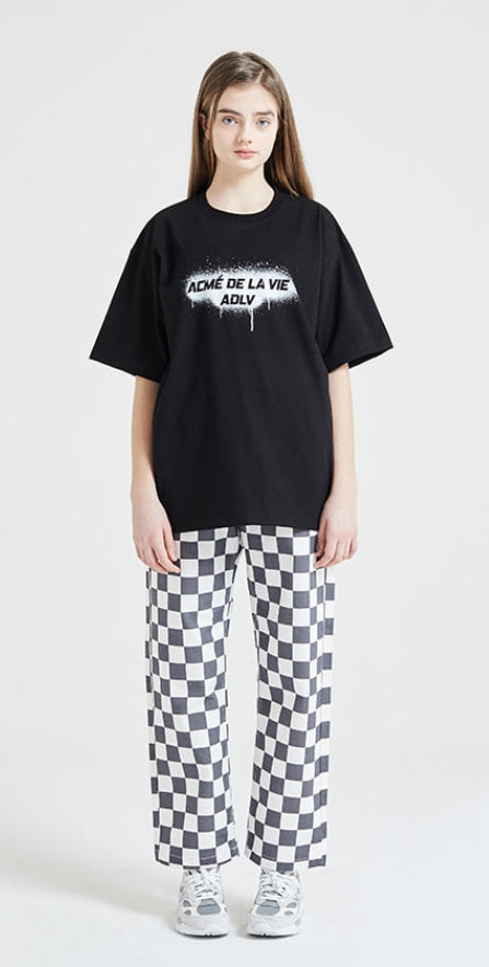 アクメドラビ(acme' de la vie) SPRAY V LOGO SHORT SLEEVE T-SHIRT BLACK