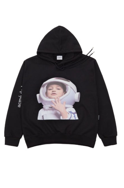 アクメドラビ(acme' de la vie)  ADLV BABY FACE HOODIE BLACK ASTRONAUT