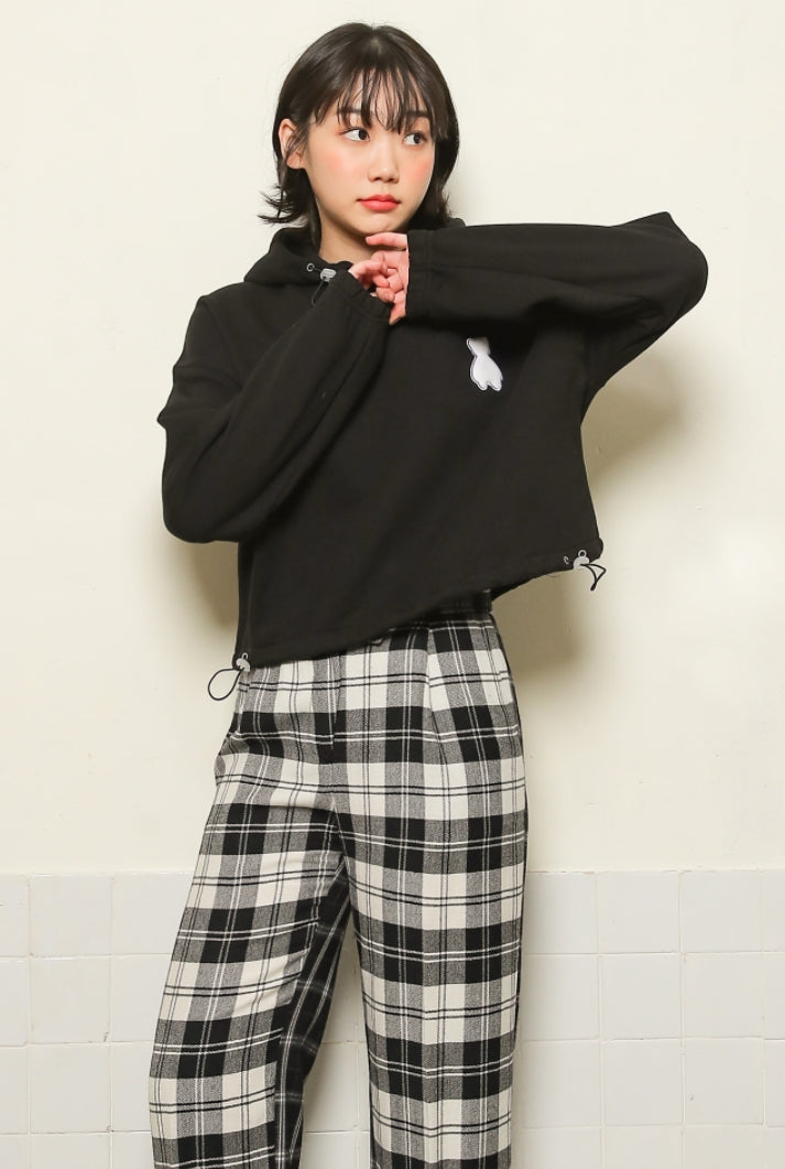 AQO_studiospace(アコスタジオスペース) AQO BEAR LOGO CROP HOODIE BLACK