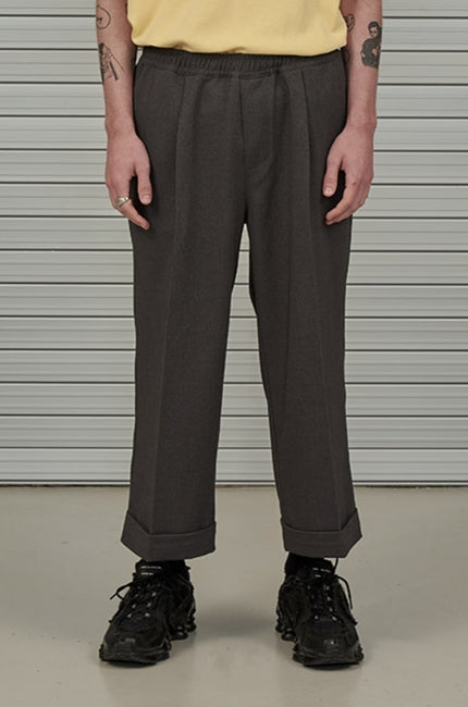 オーワイ(OY)  PIN TUCK CROP WIDE SLACKS-CHARCOAL GREY