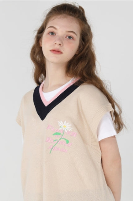 ワンダービジター(WONDER VISITOR)  FWBA embroidery knit vest [Ivory]
