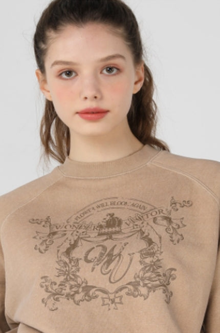 ワンダービジター(WONDER VISITOR)  WV Emblem Crop Sweat-shirt [Beige]